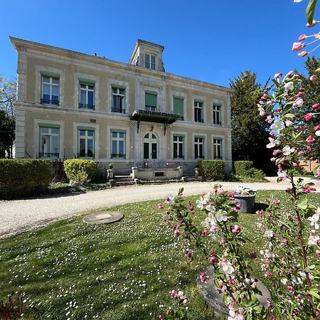 Chateau De Pougy Esterno foto